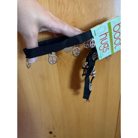 Boot Hugs by Bandals - Peace Signs Silver Metal - Adjustable Size - Picture 2 of 2